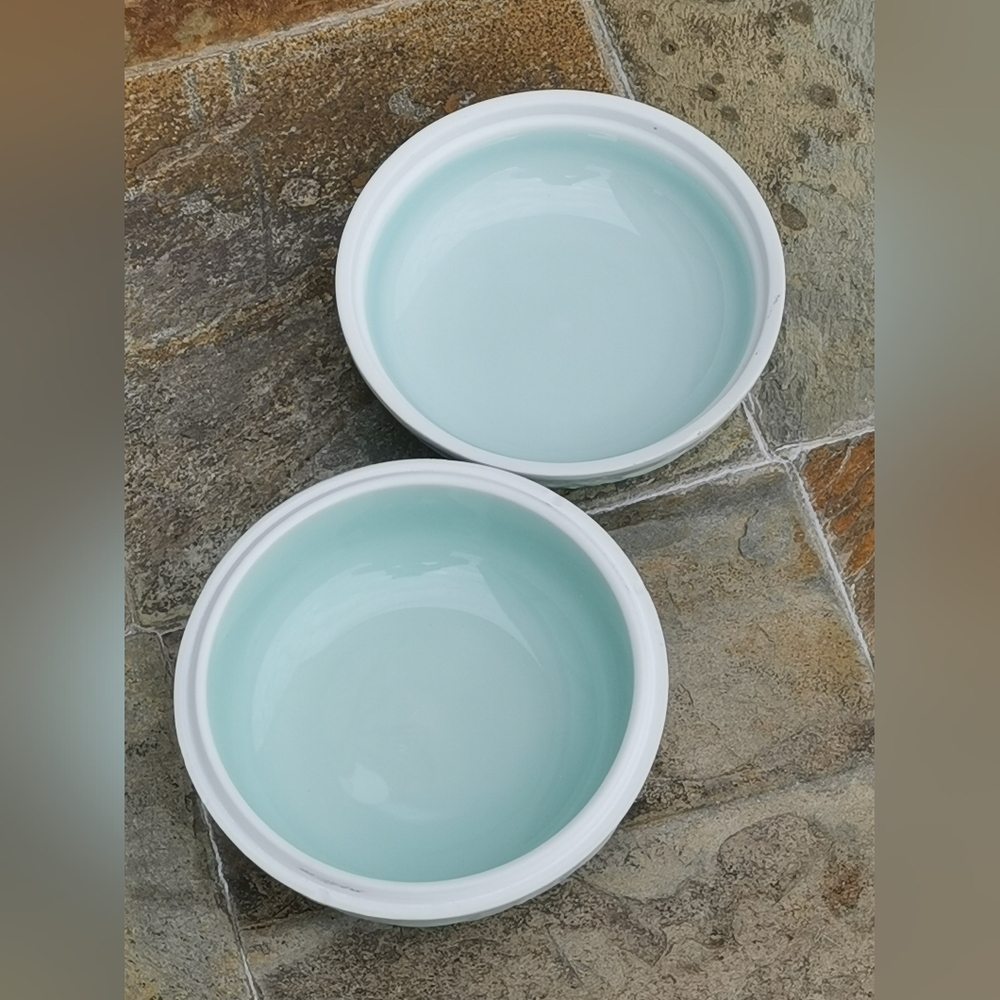 Chinese Celadon Porcelain PEONY Round Trinket Box - Picture 5 of 7